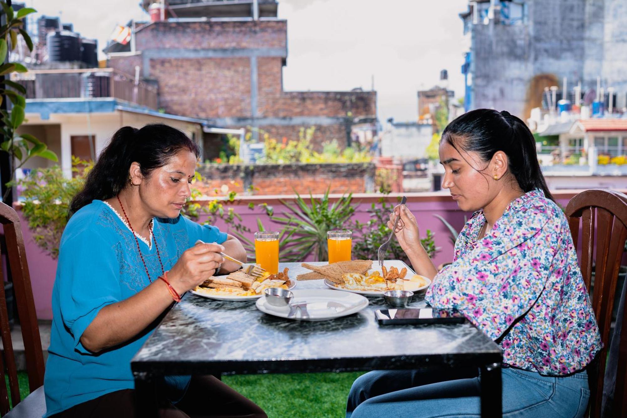 Karma Travellers Home Katmandu Dış mekan fotoğraf