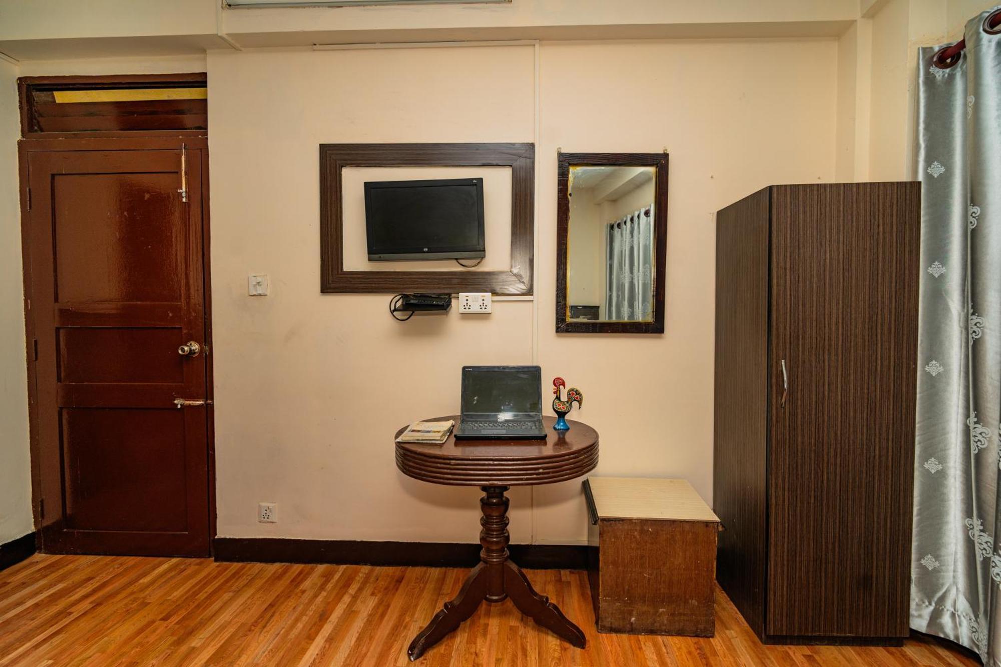 Karma Travellers Home Katmandu Dış mekan fotoğraf