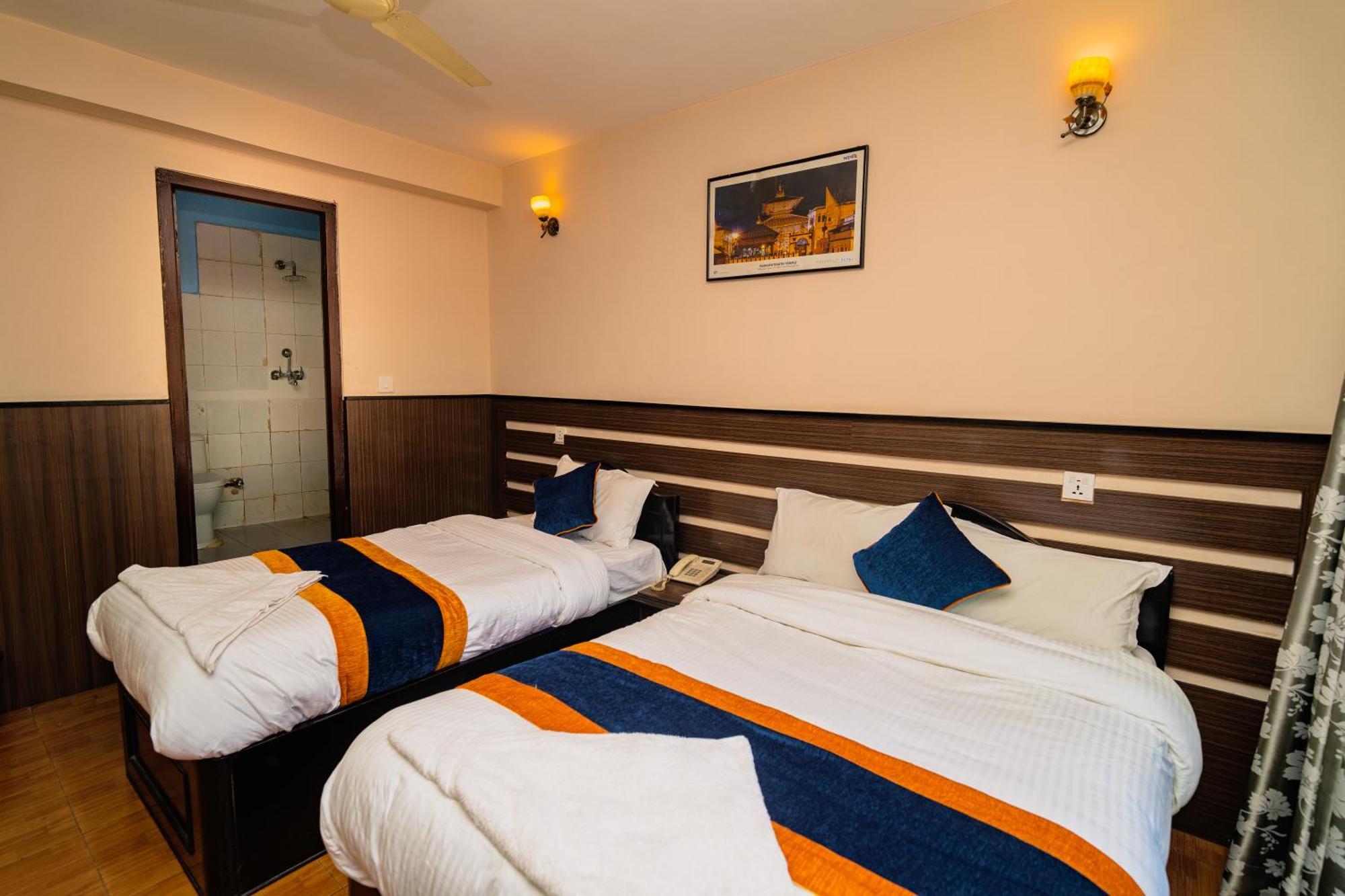 Karma Travellers Home Katmandu Dış mekan fotoğraf