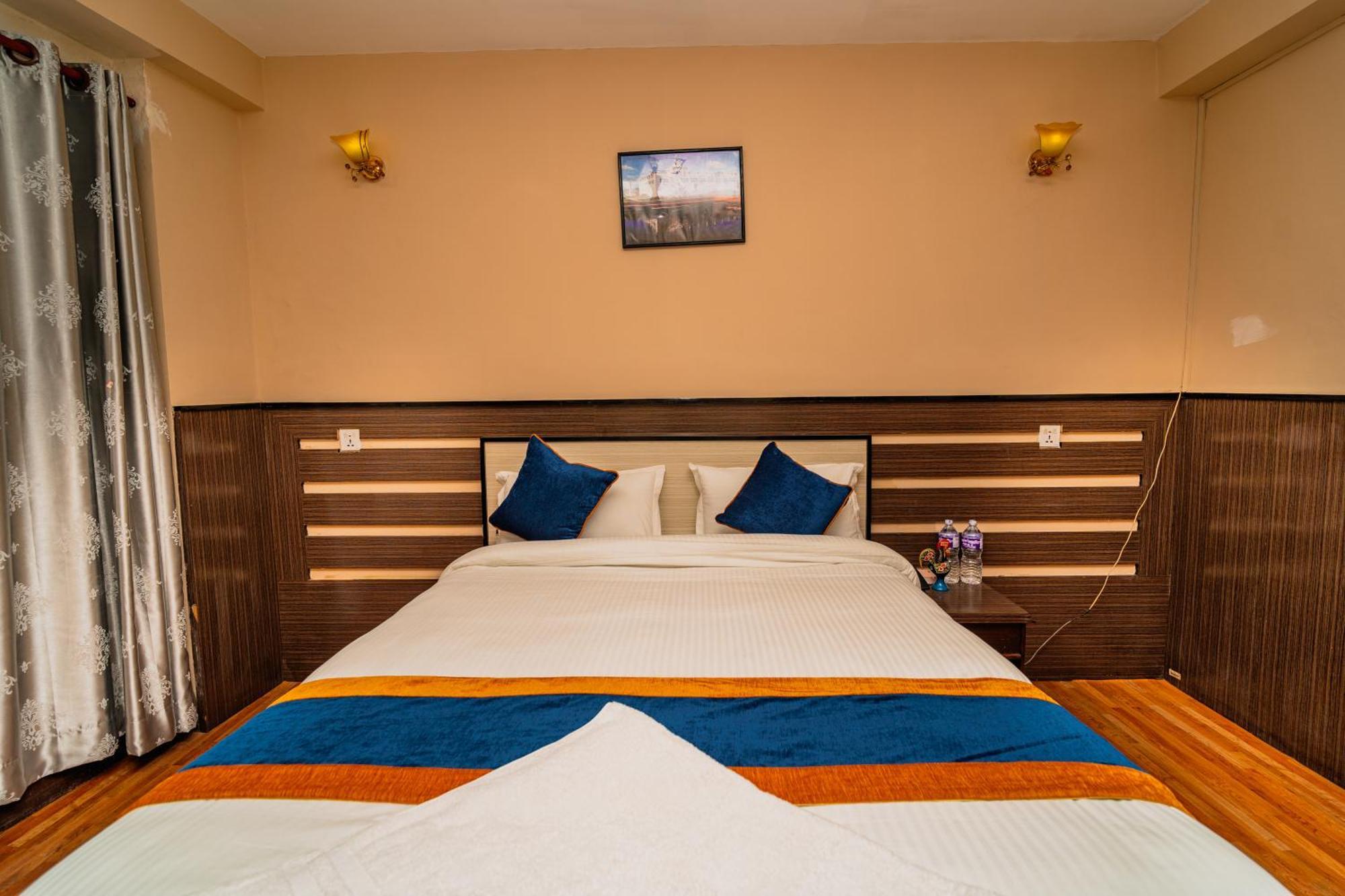 Karma Travellers Home Katmandu Dış mekan fotoğraf