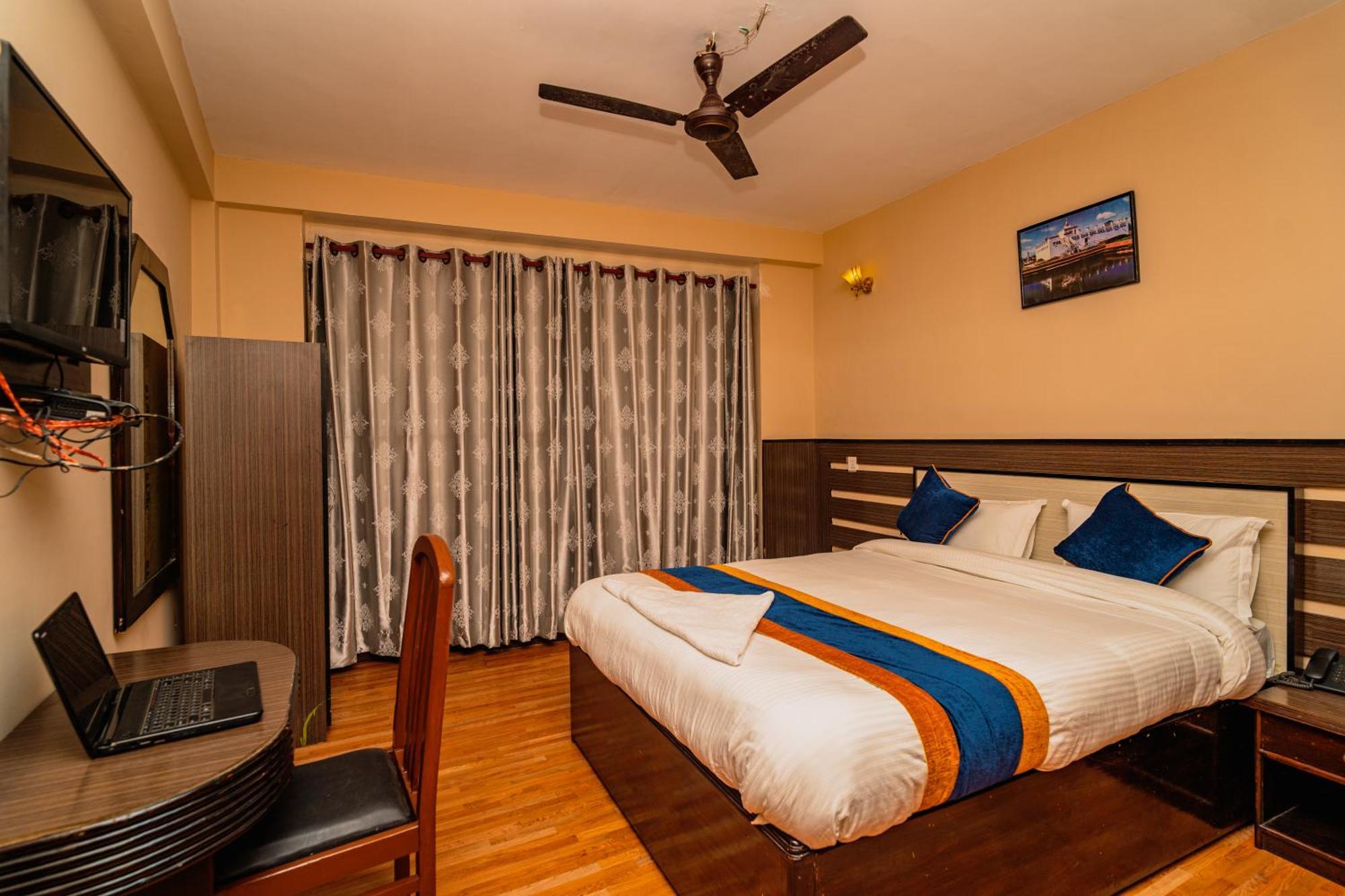 Karma Travellers Home Katmandu Dış mekan fotoğraf