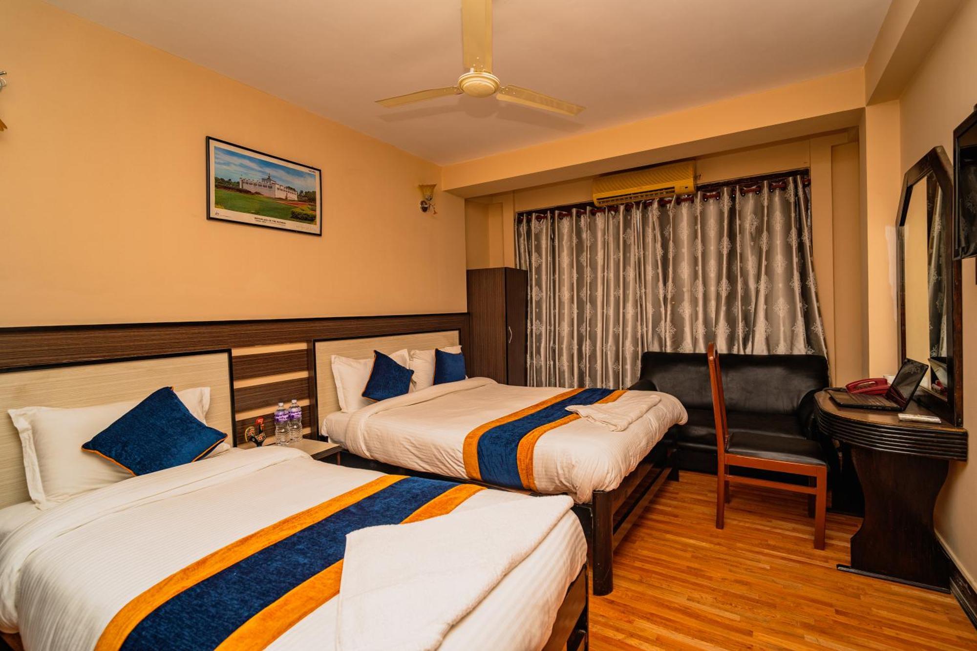 Karma Travellers Home Katmandu Dış mekan fotoğraf