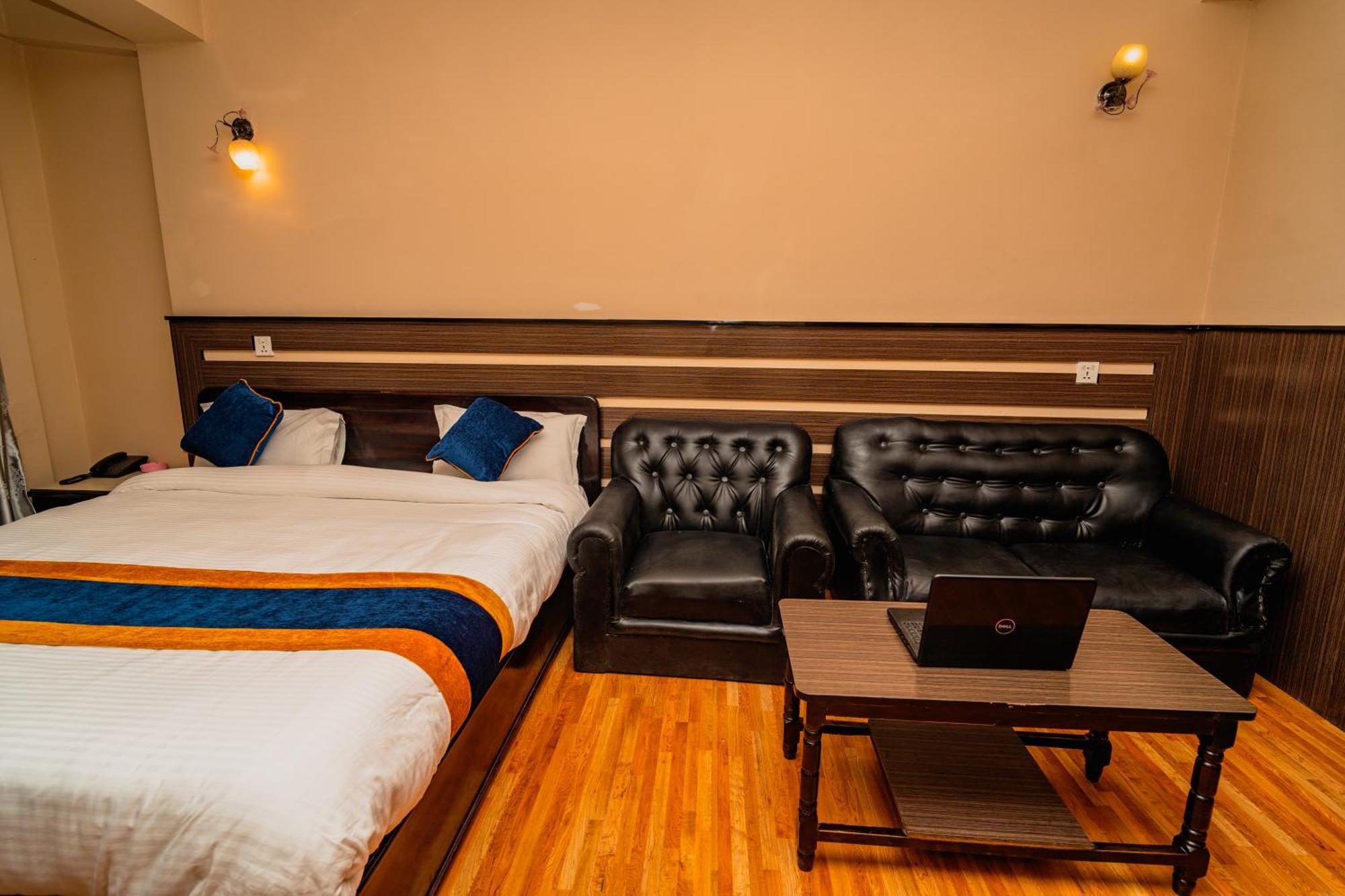Karma Travellers Home Katmandu Dış mekan fotoğraf