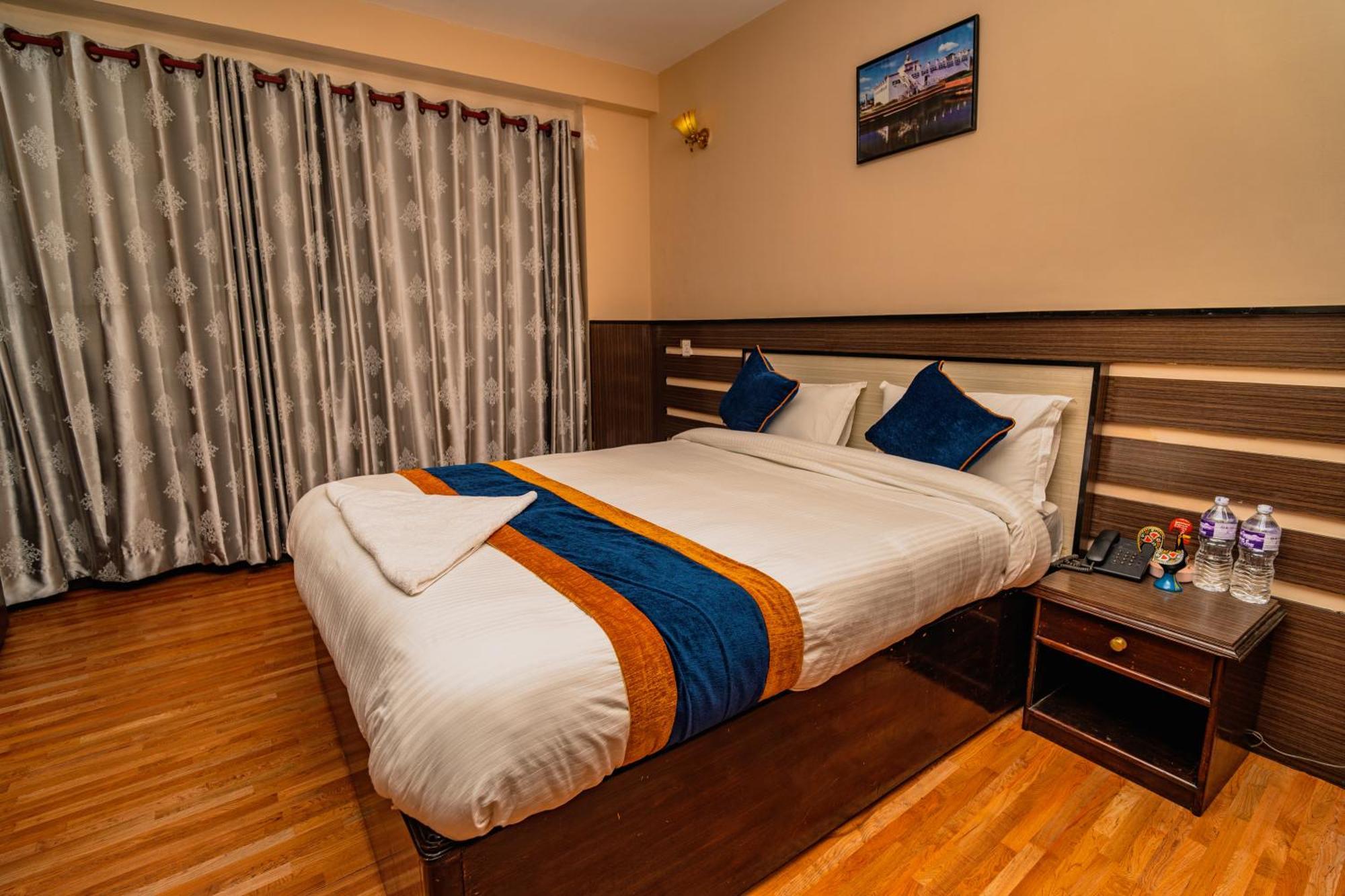 Karma Travellers Home Katmandu Dış mekan fotoğraf