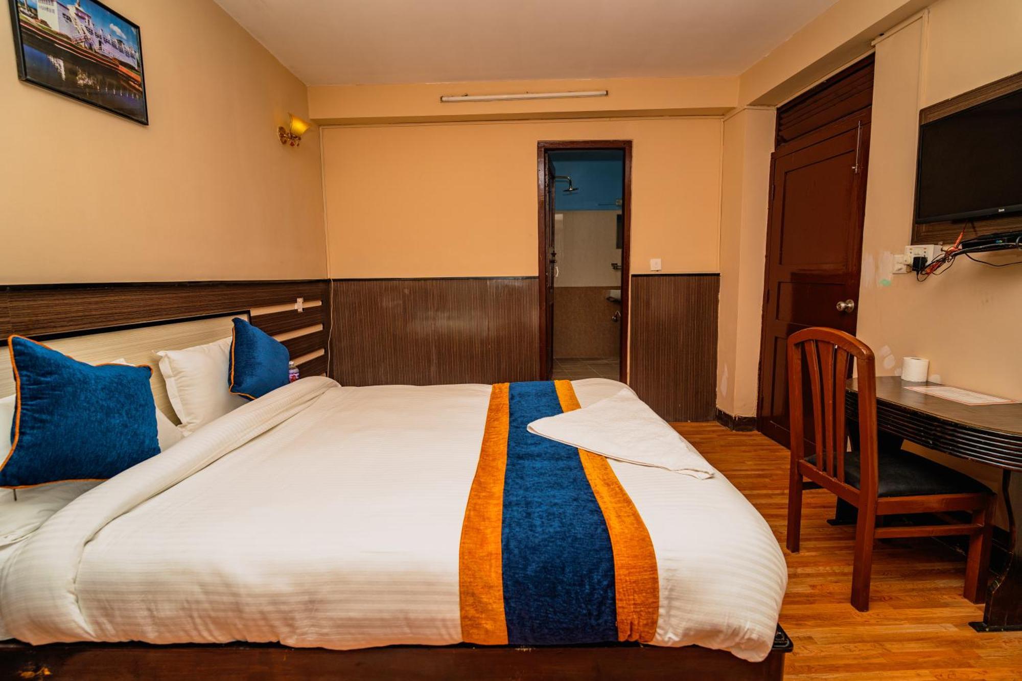 Karma Travellers Home Katmandu Dış mekan fotoğraf