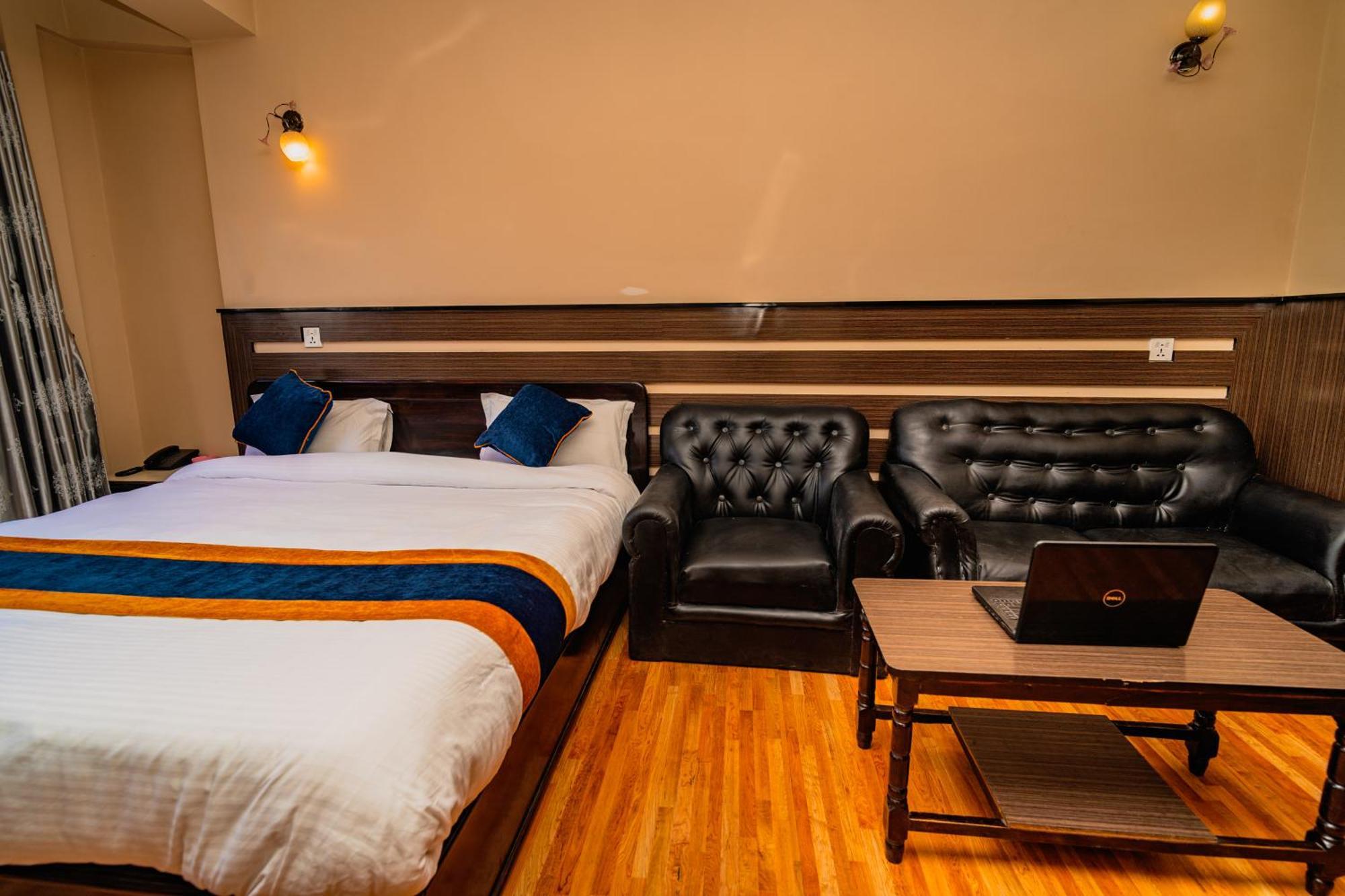 Karma Travellers Home Katmandu Dış mekan fotoğraf