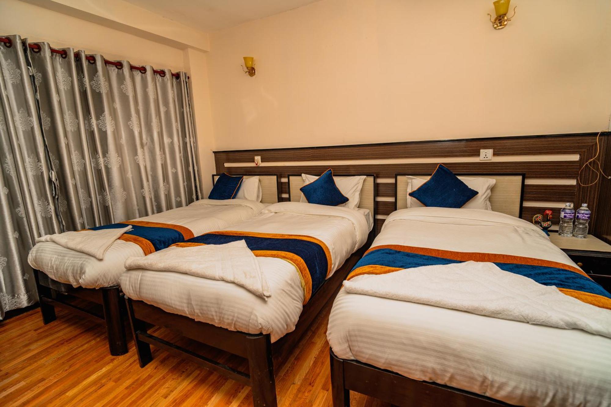 Karma Travellers Home Katmandu Dış mekan fotoğraf