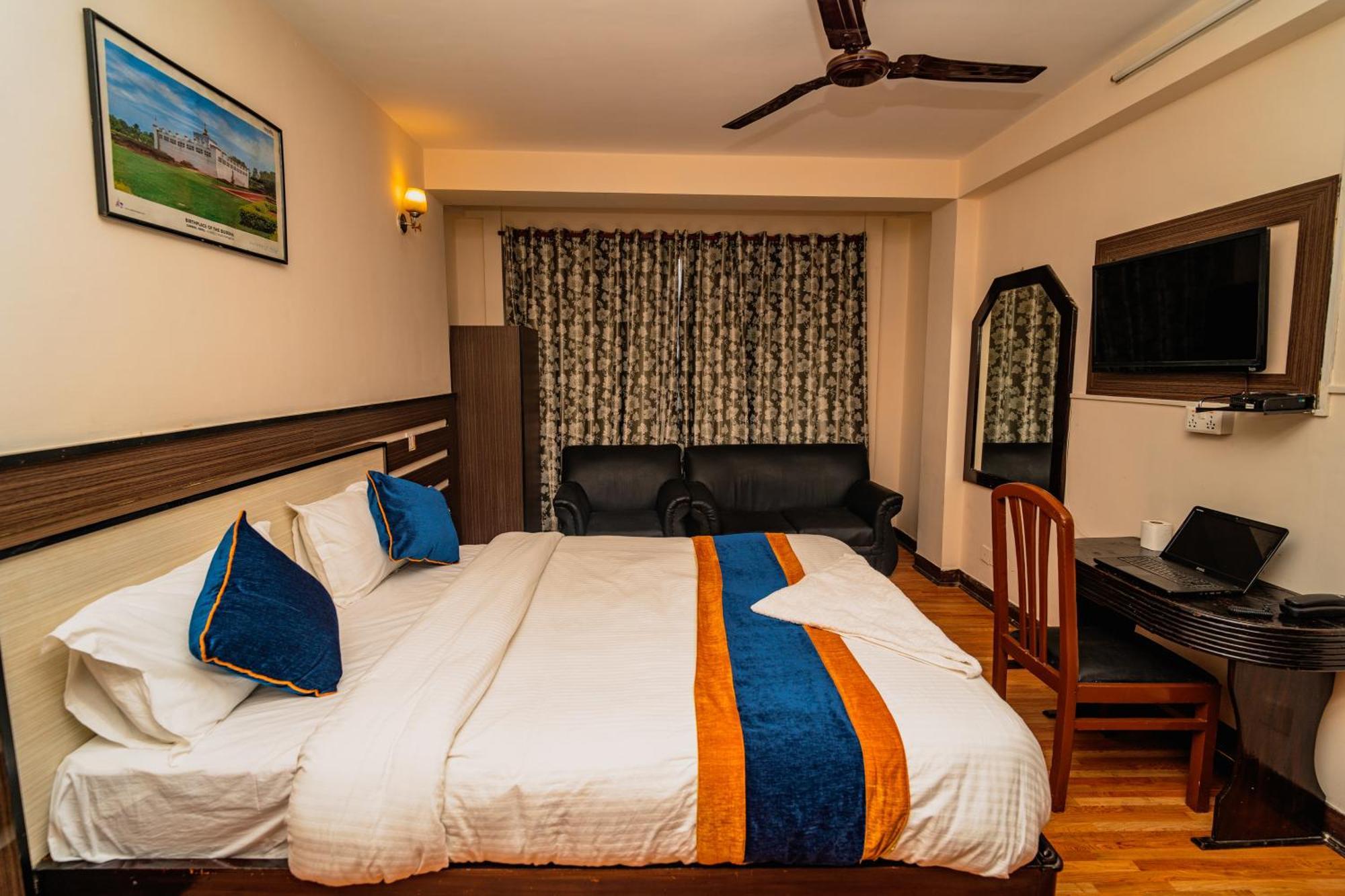 Karma Travellers Home Katmandu Dış mekan fotoğraf