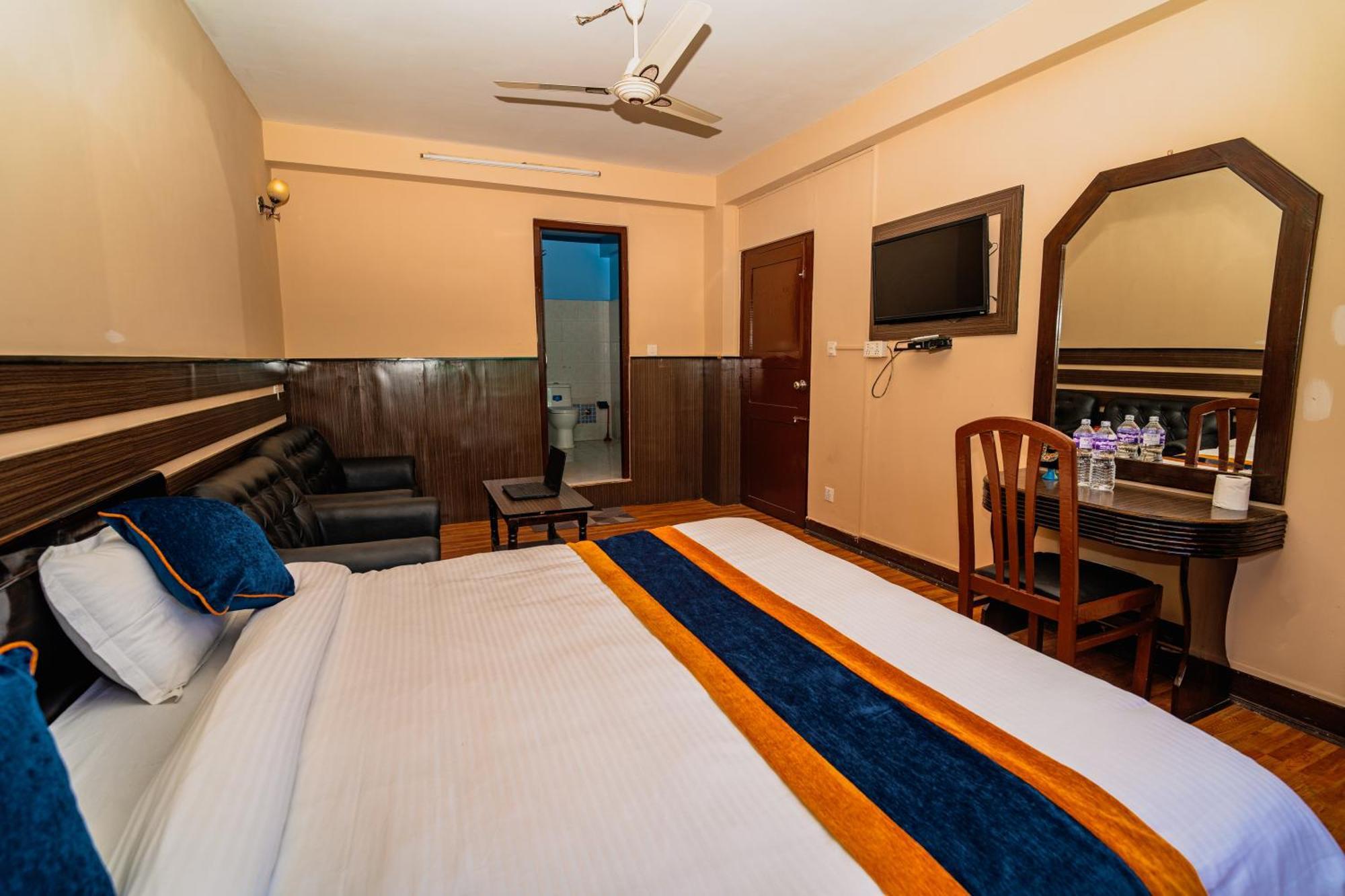 Karma Travellers Home Katmandu Dış mekan fotoğraf