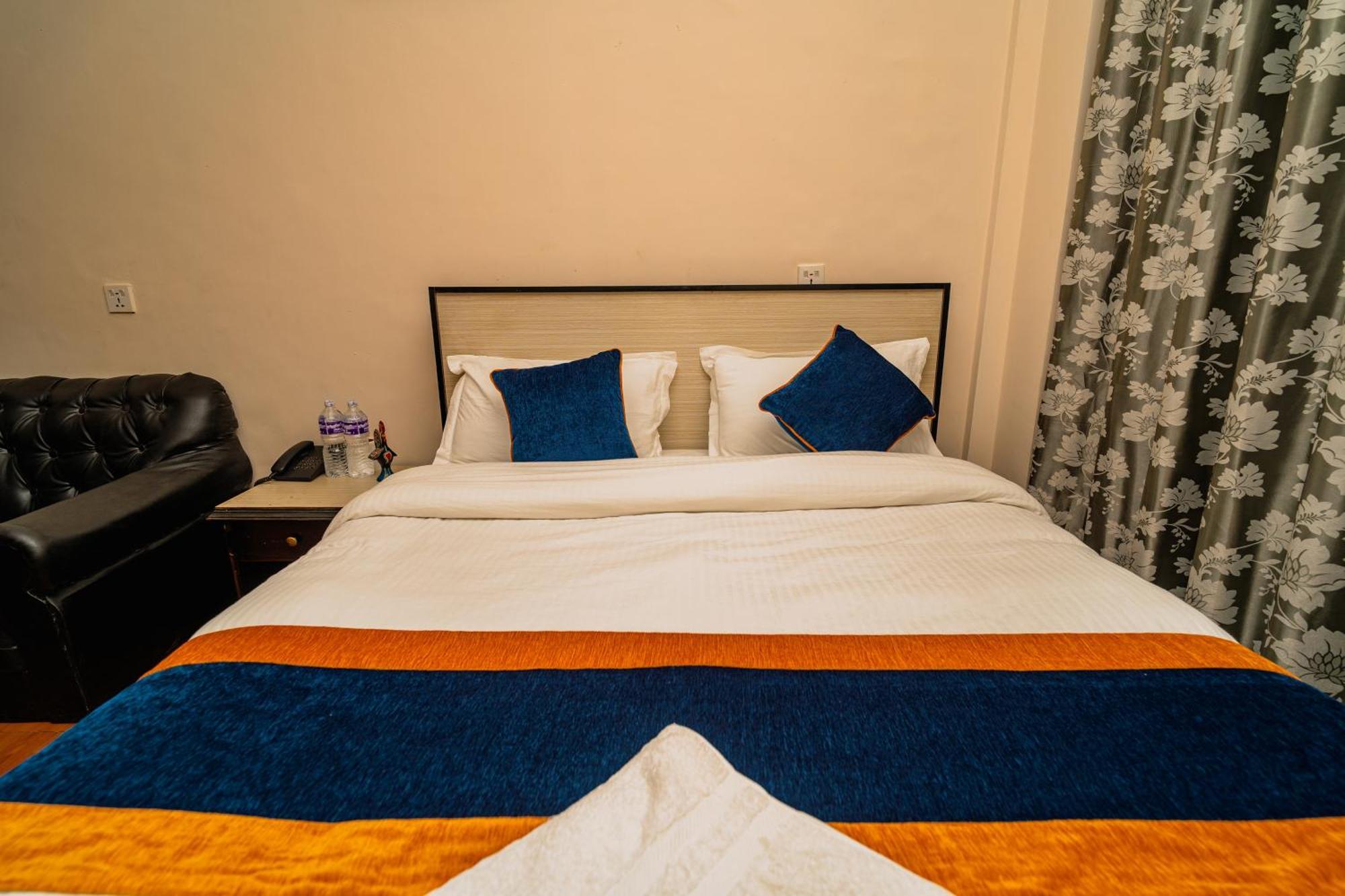 Karma Travellers Home Katmandu Dış mekan fotoğraf
